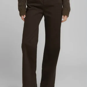 MELJA RELAXED STRAIGHT FIT JEANS, WARM COFFEE